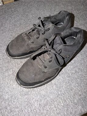 Fila sneakers non slide work sneaker size 8.5